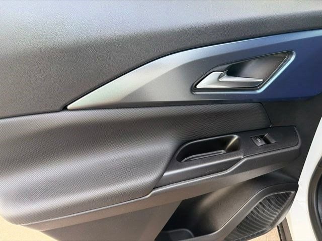 Used 2026 Chevrolet Equinox EV LT w/ Active Safety Package 3 FWD image 27