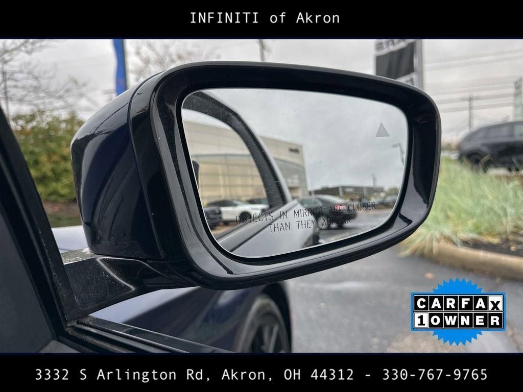 Used 2023 BMW M550i xDrive w/ Executive Package image 28