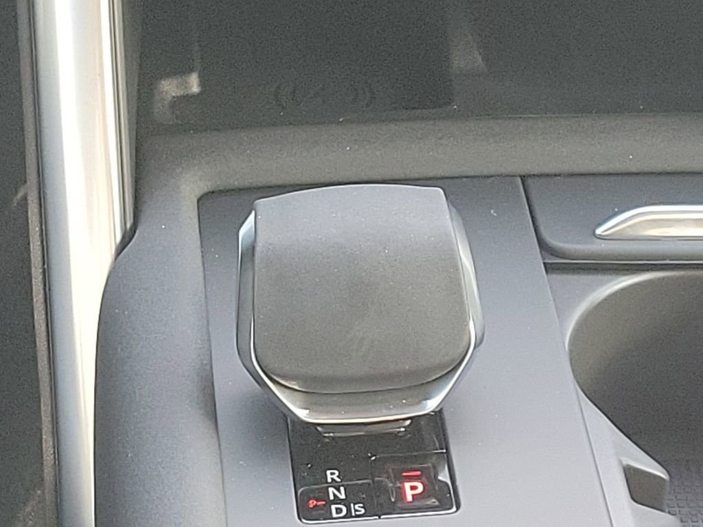 New 2025 Land Rover Discovery S image 20