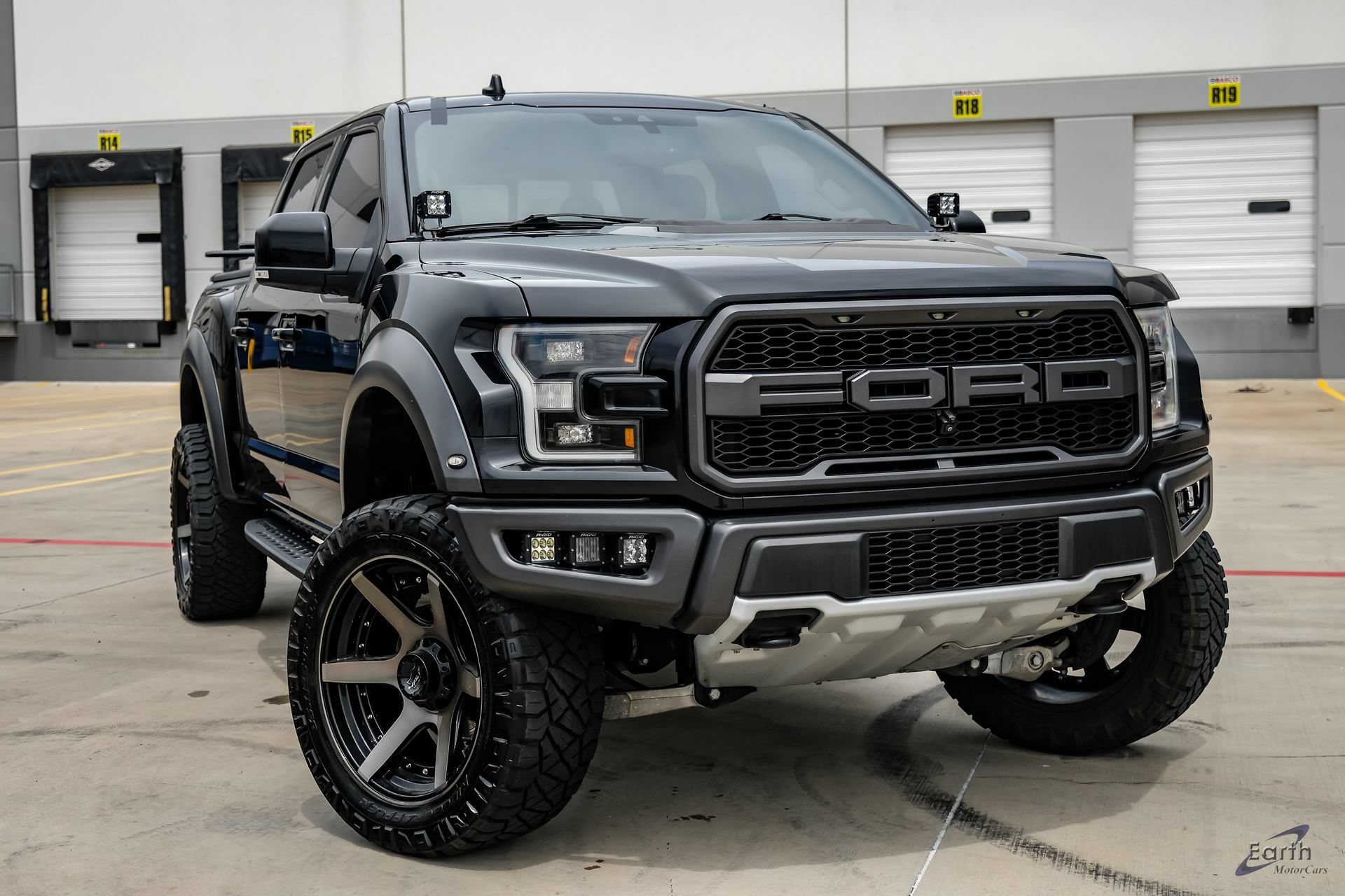 Used 2019 Ford F150 Raptor w/ Equipment Group 802A Luxury AWD/4WD image 24