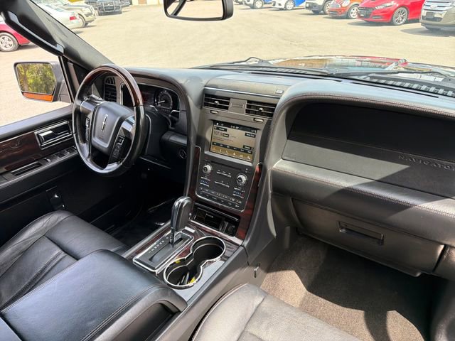 Used 2017 Lincoln Navigator L Reserve image 13