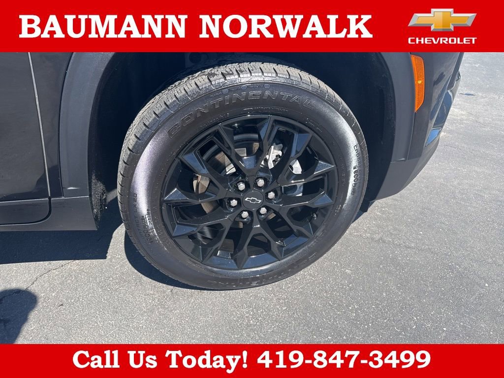 Used 2025 Chevrolet Traverse LT w/ Midnight/Sport Edition AWD/4WD image 22