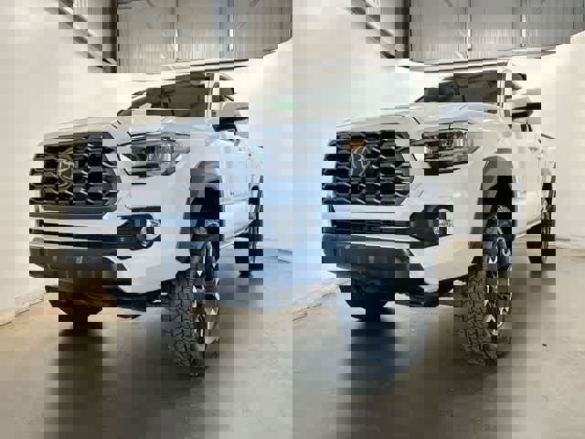 Used 2022 Toyota Tacoma TRD Off-Road w/ Technology Package image 27