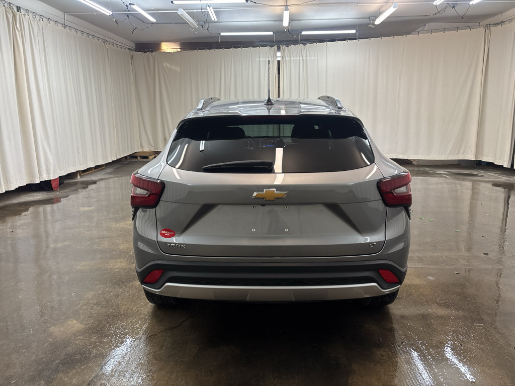 Used 2025 Chevrolet Trax LT w/ LT Convenience Package FWD image 7