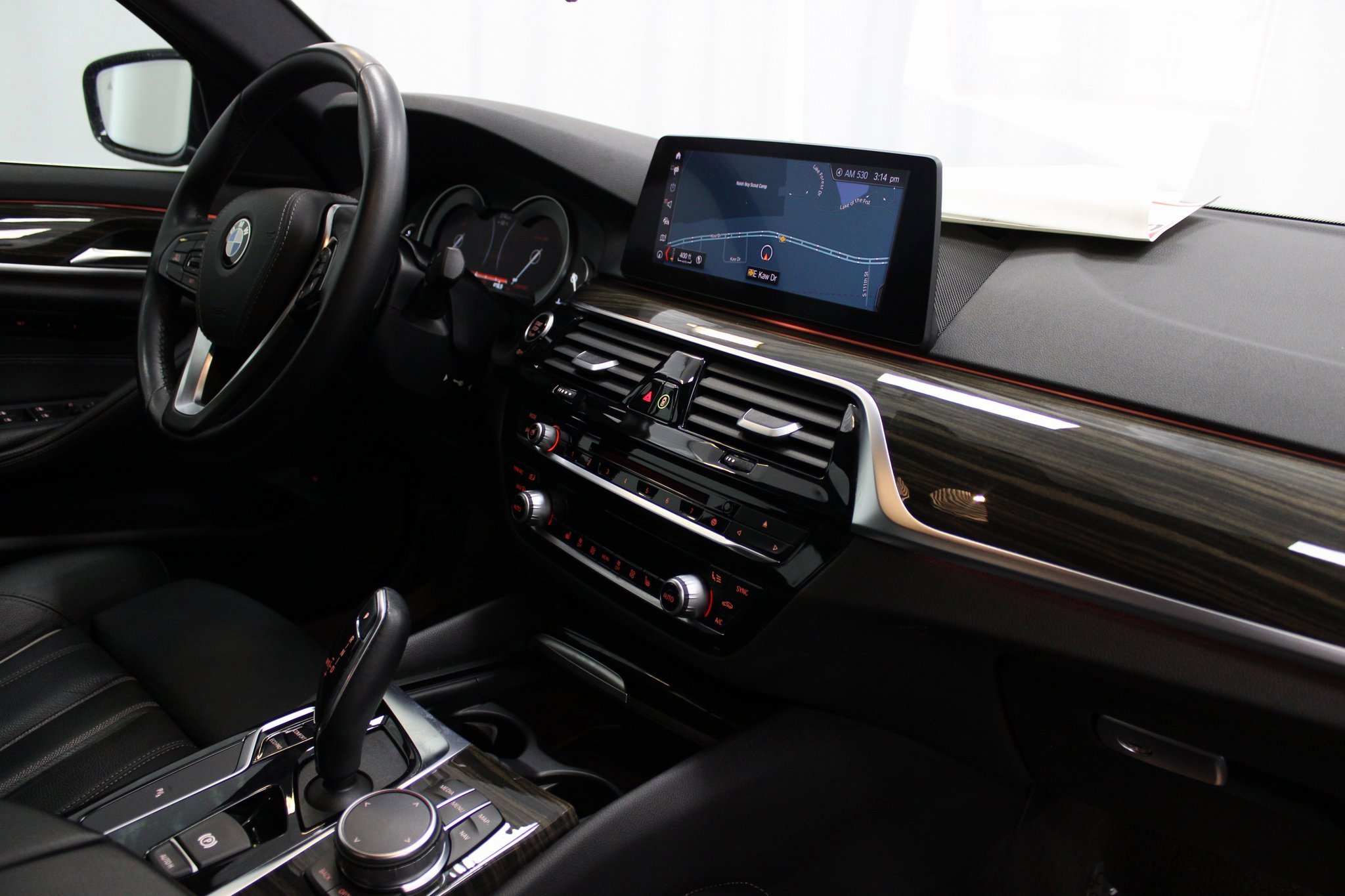 Used 2019 BMW 530i w/ Convenience Package image 30