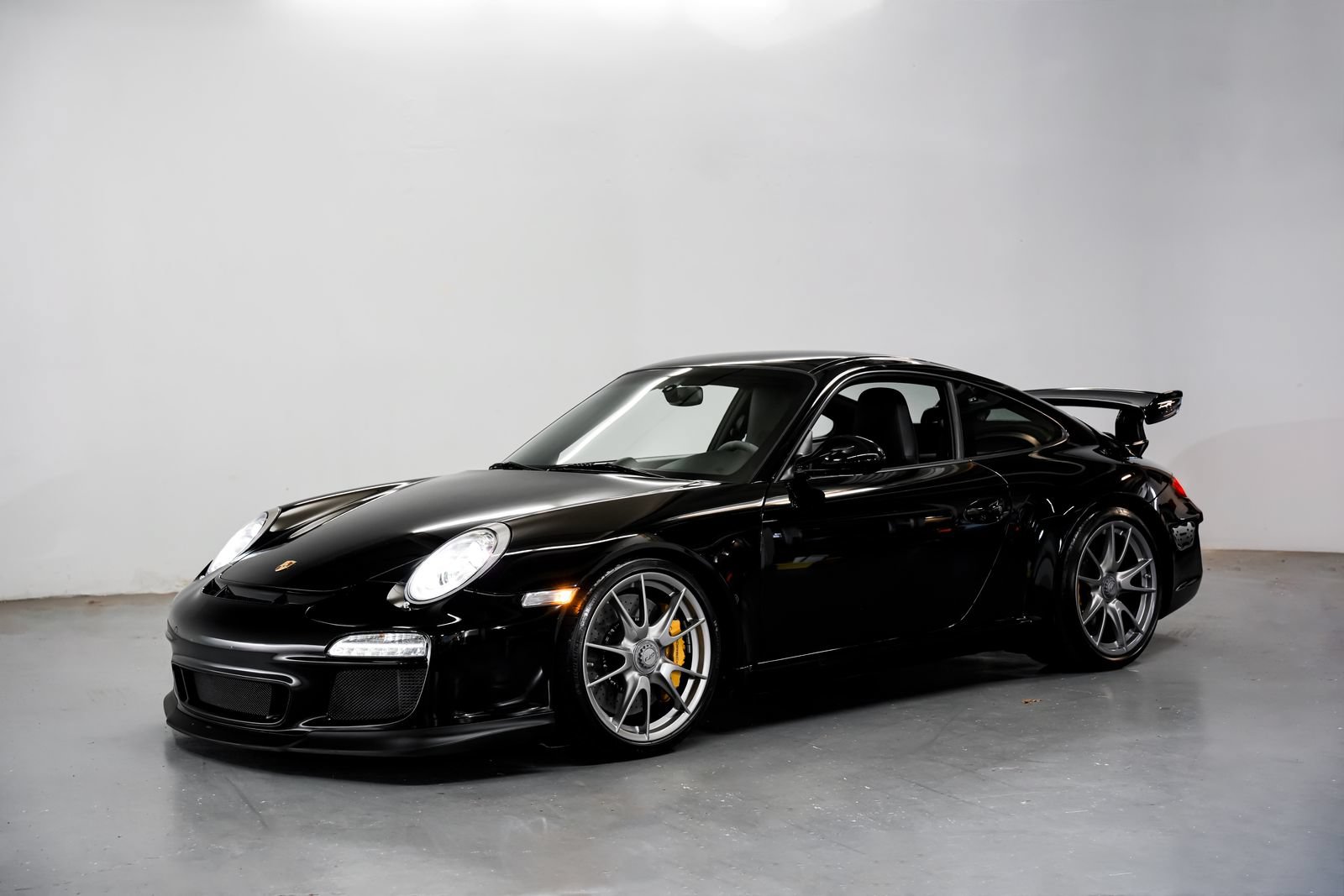 Used 2010 Porsche 911 GT3 RWD image 6