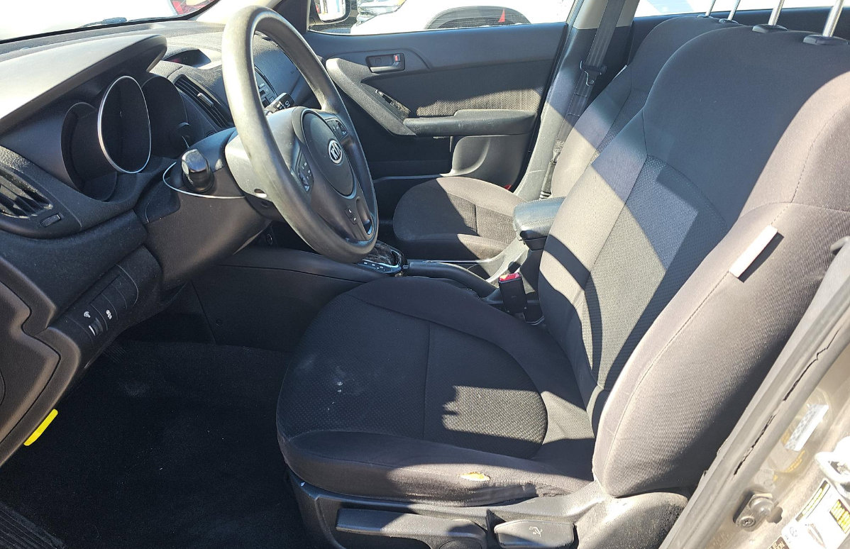 Used 2012 Kia Forte EX image 7
