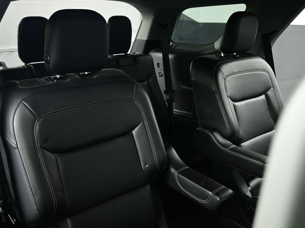 Used 2020 Ford Explorer XLT w/ Equipment Group 202A image 26