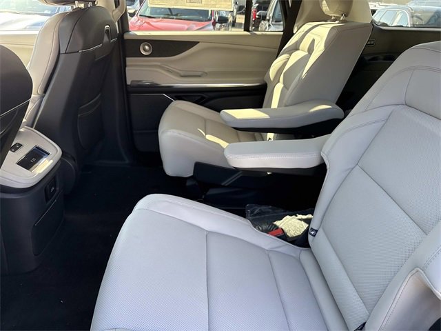 New 2025 Lincoln Navigator Reserve image 18