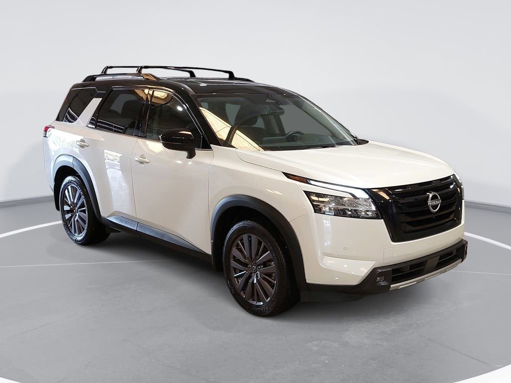 Used 2023 Nissan Pathfinder SL w/ SL Premium Package image 3