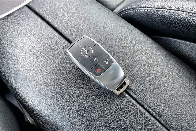 Certified 2022 Mercedes-Benz GLC 300 4MATIC image 38