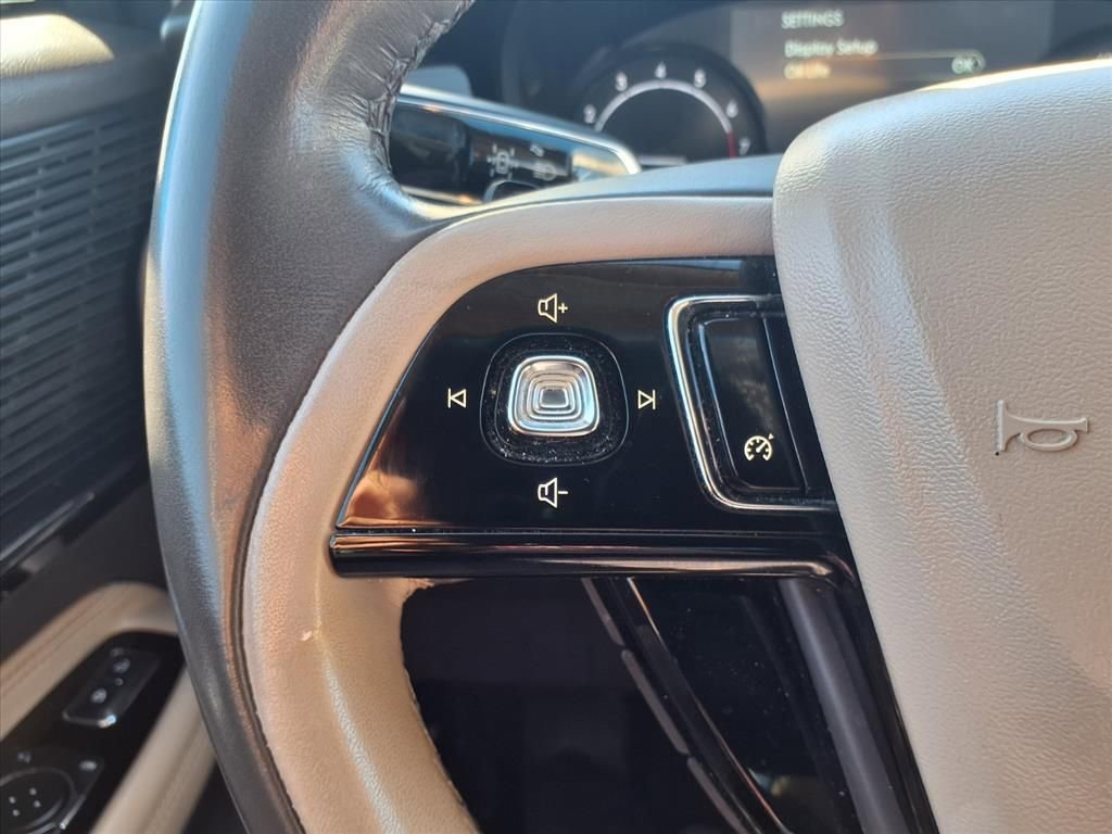 Certified 2021 Lincoln Corsair Standard w/ Premium Package image 18