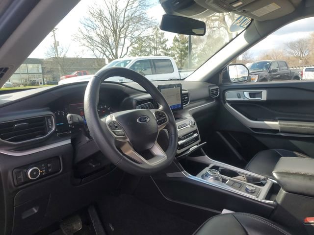 Certified 2024 Ford Explorer XLT w/ Equipment Group 202A AWD/4WD image 15