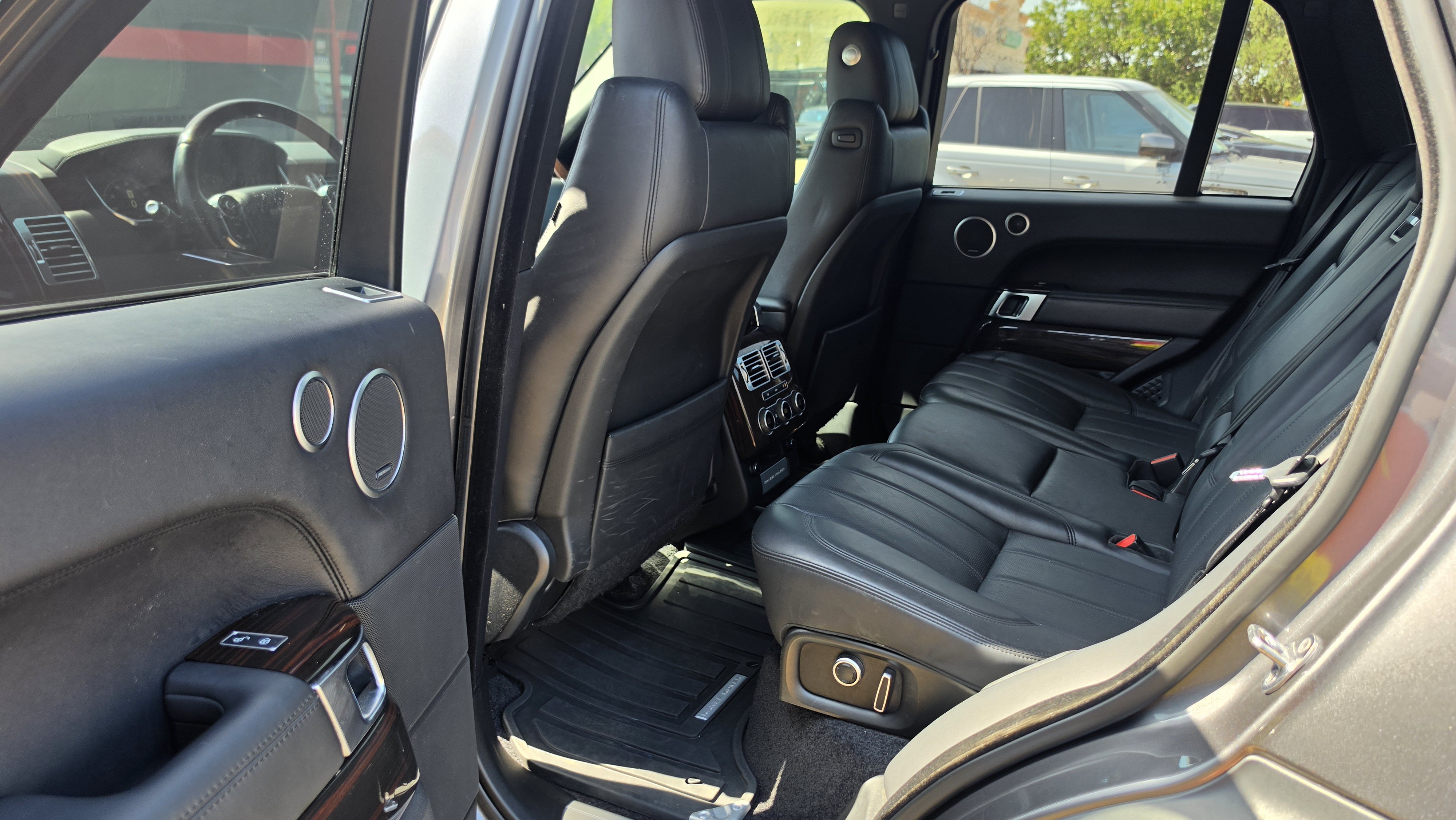 Used 2017 Land Rover Range Rover Supercharged AWD/4WD image 21