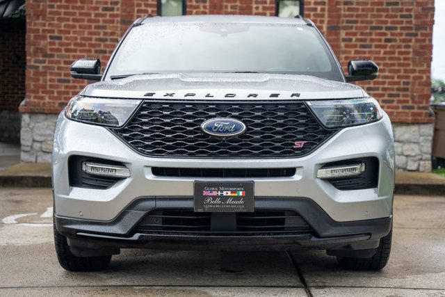 Used 2022 Ford Explorer ST w/ Equipment Group 401A AWD/4WD image 2