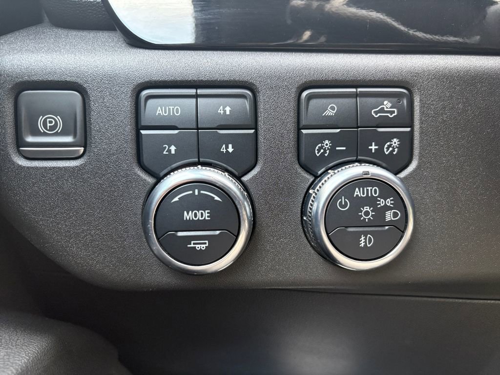 Used 2022 GMC Sierra 1500 SLT image 3