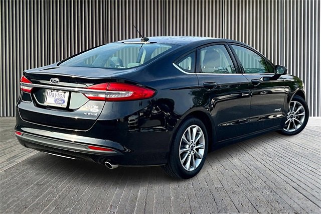 Used 2017 Ford Fusion S image 2