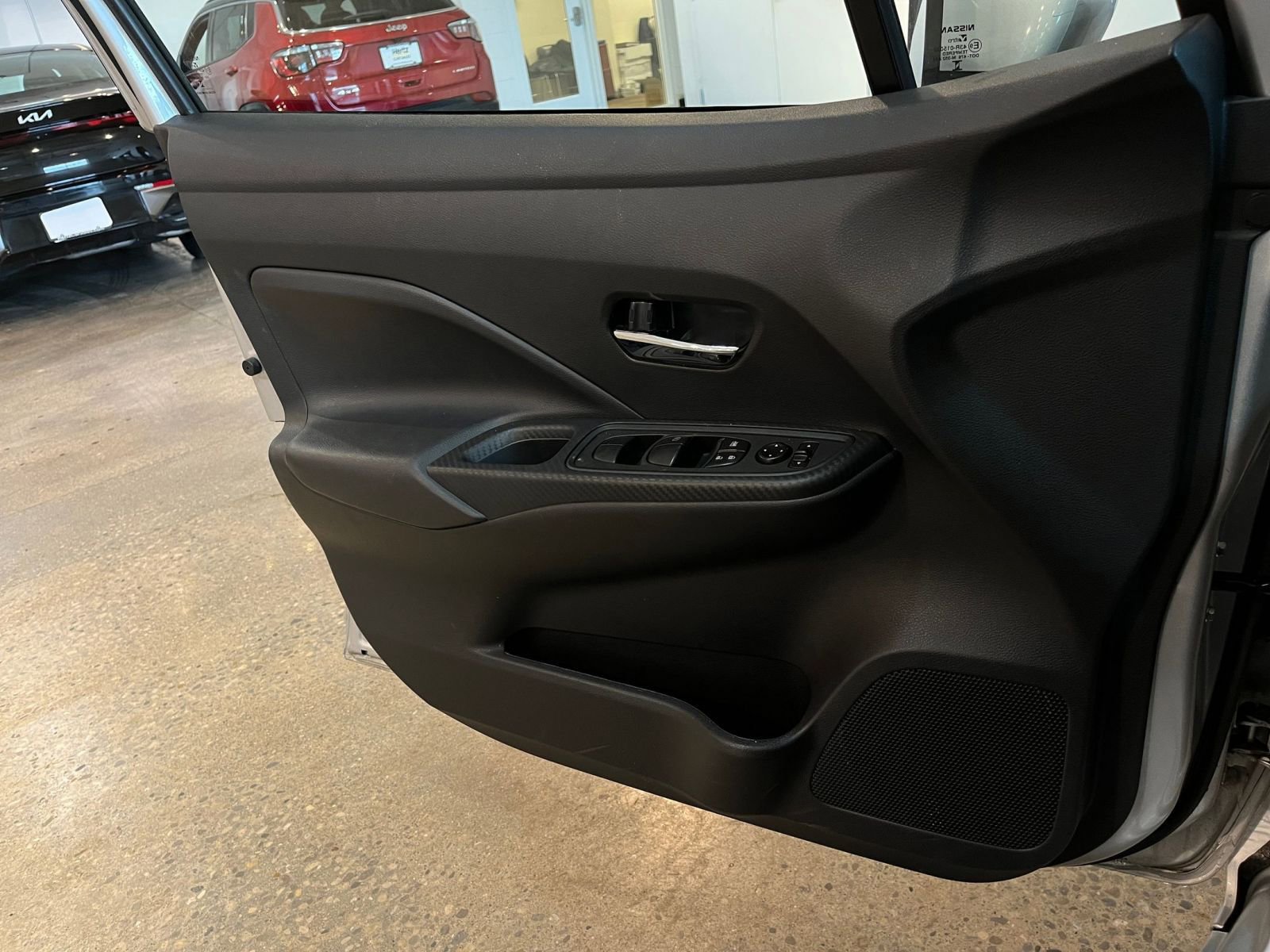 Used 2025 Nissan Versa SV image 18