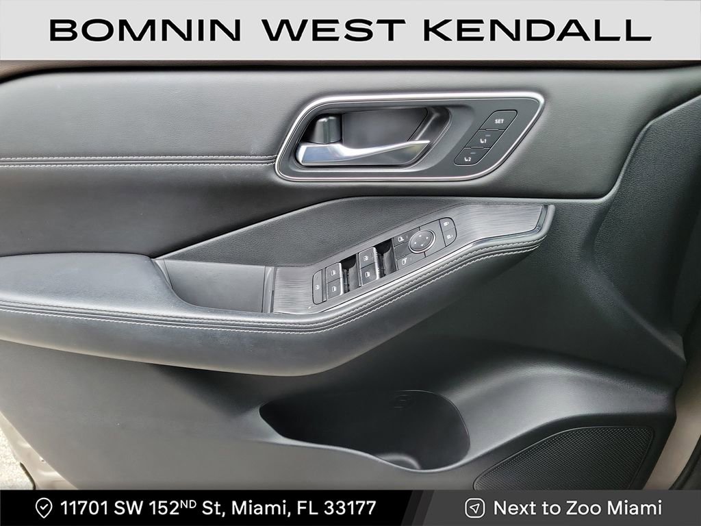 Used 2021 Nissan Rogue SL w/ Premium Package image 27