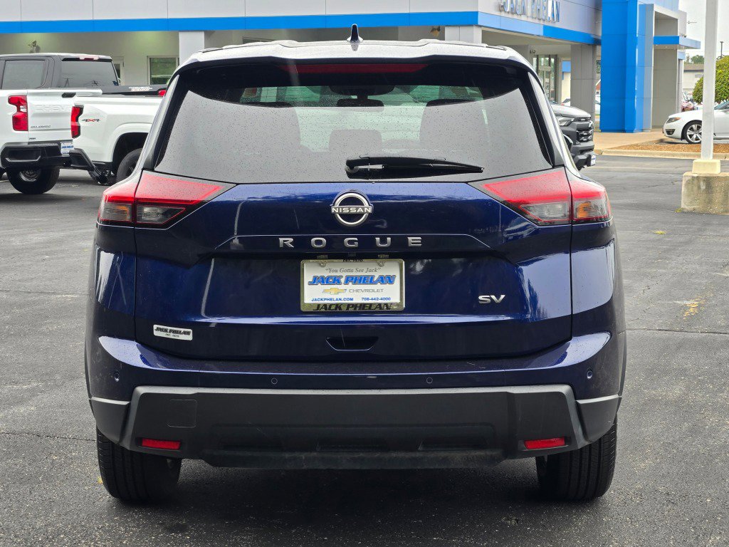 Used 2024 Nissan Rogue SV FWD image 12