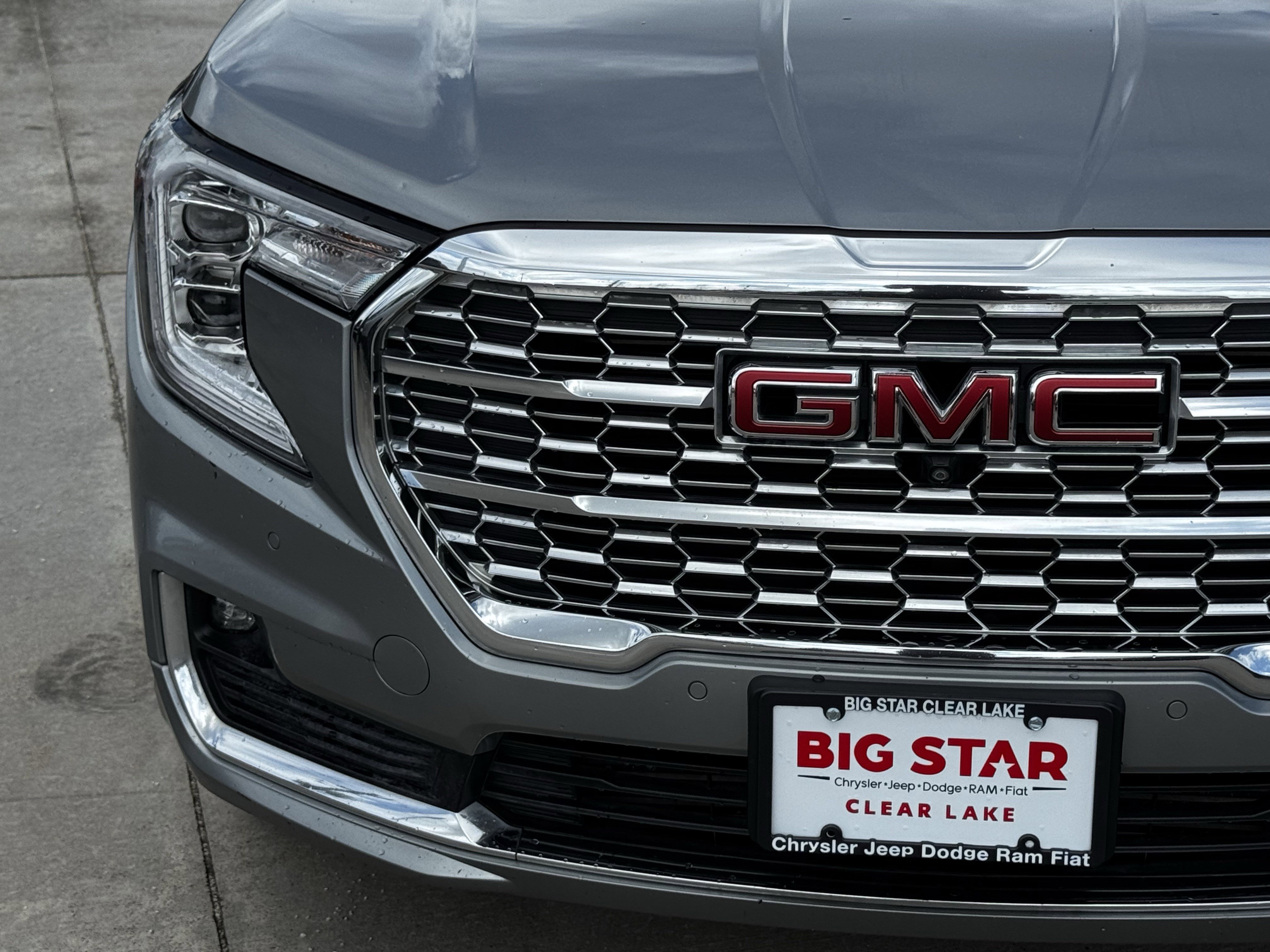 Used 2023 GMC Terrain Denali w/ Denali Premium Package AWD/4WD image 6