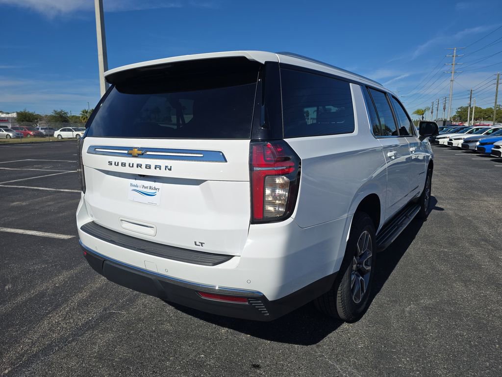 Used 2022 Chevrolet Suburban LT w/ Luxury Package RWD image 4