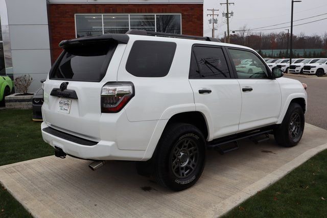 Used 2021 Toyota 4Runner Venture w/ Moonroof Package image 34