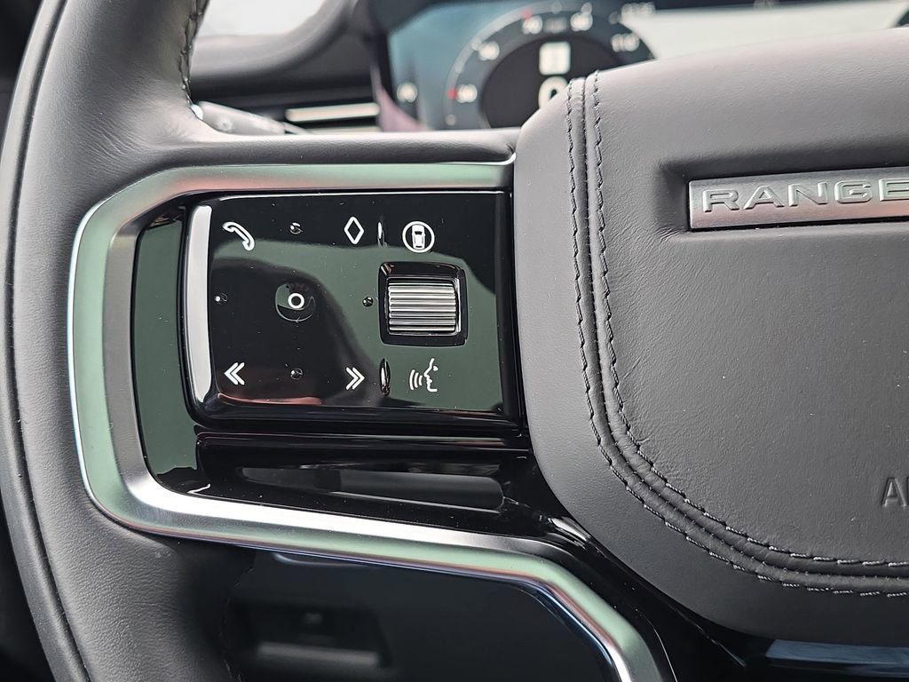 Used 2025 Land Rover Range Rover Sport SE image 20