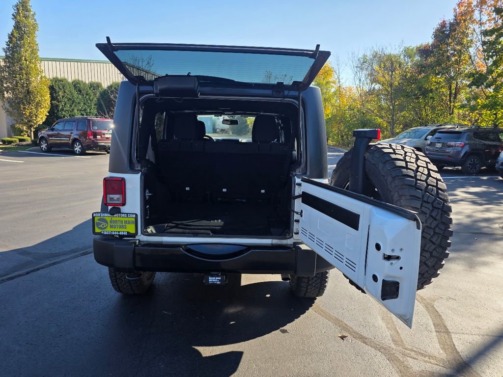 Used 2017 Jeep Wrangler Unlimited Willys image 31