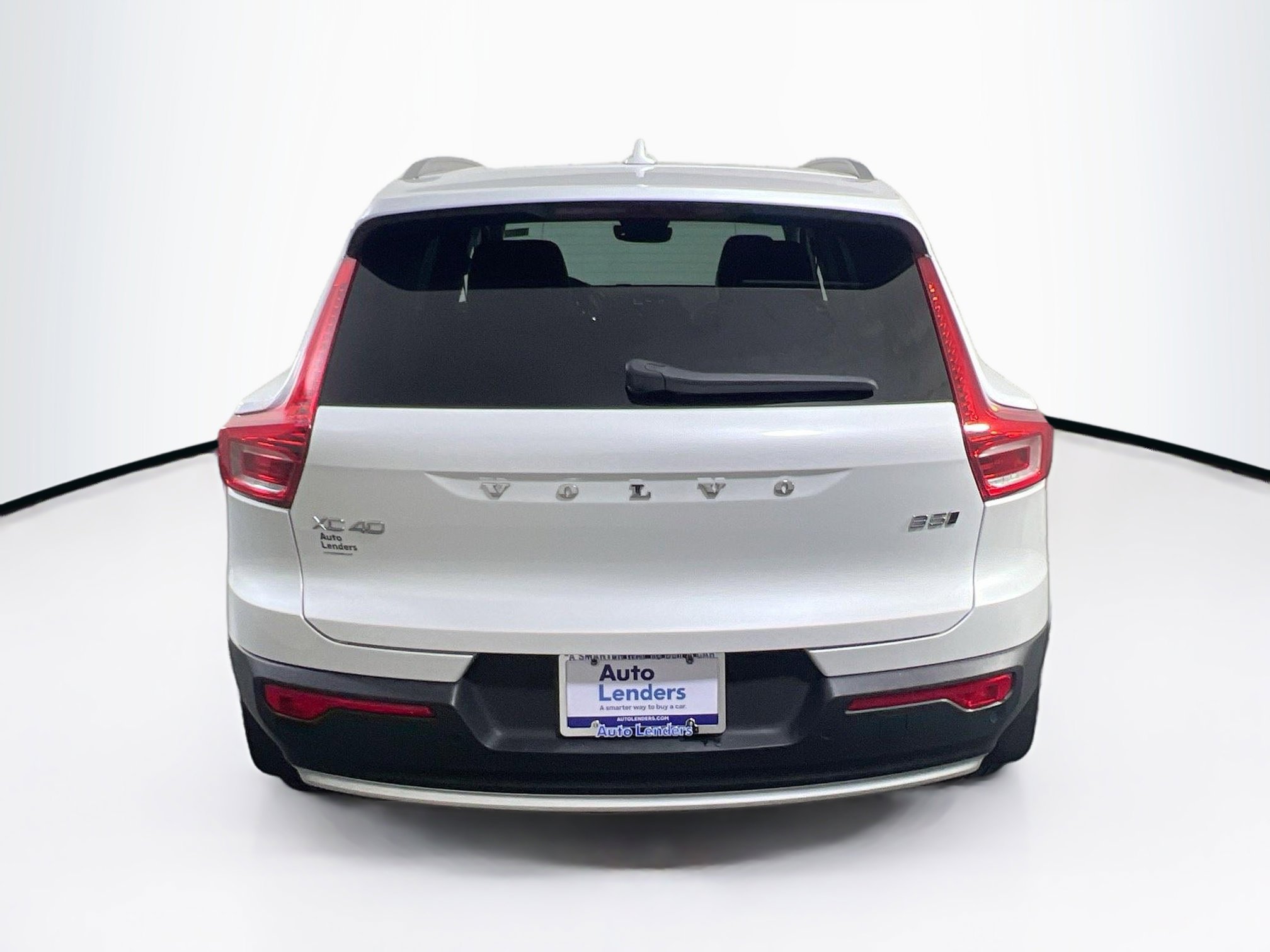 Used 2023 Volvo XC40 B5 Core w/ Climate Package image 6