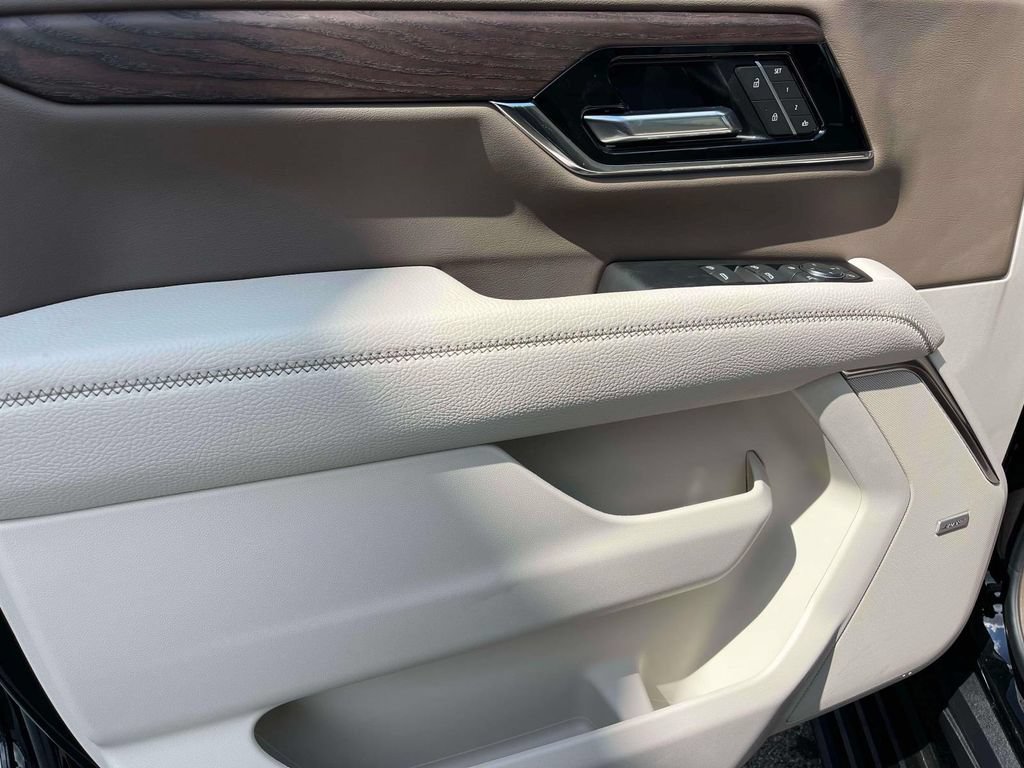 New 2026 GMC Yukon Denali w/ Sun & Power Step Package AWD/4WD image 20