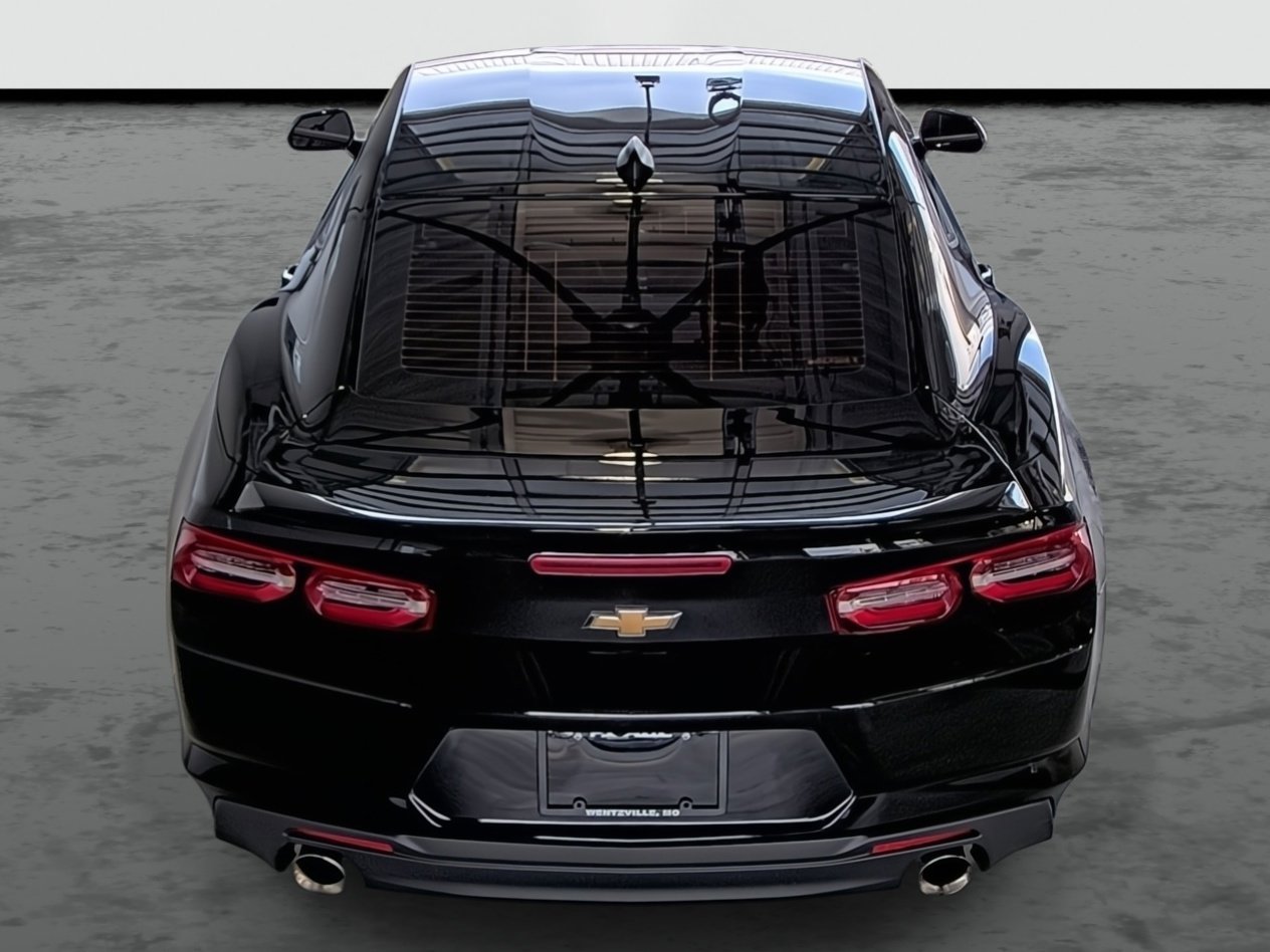 Used 2024 Chevrolet Camaro LT w/ Technology Package image 3