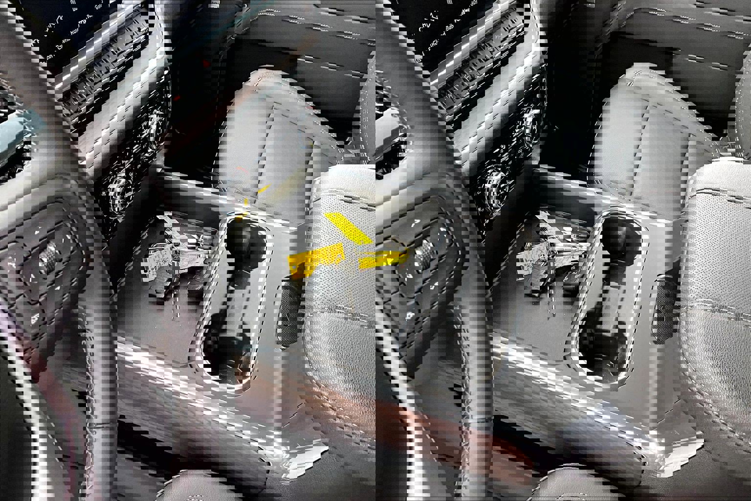 Used 2025 GMC Sierra 3500 SLT w/ SLT Premium Package image 15