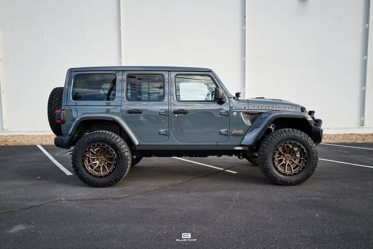 Used 2025 Jeep Wrangler Unlimited Rubicon 392 AWD/4WD image 2