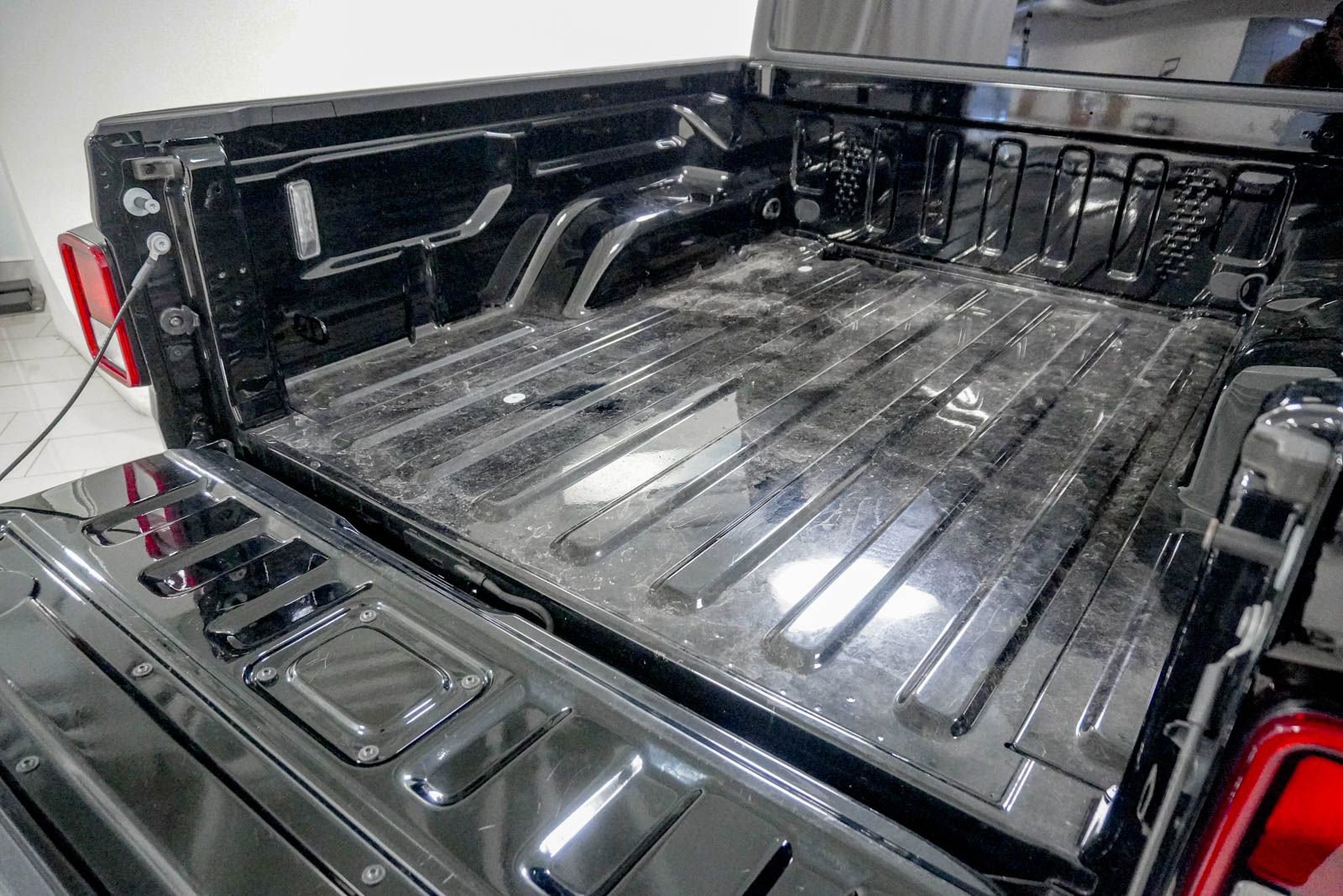 Used 2023 Jeep Gladiator Sport image 8