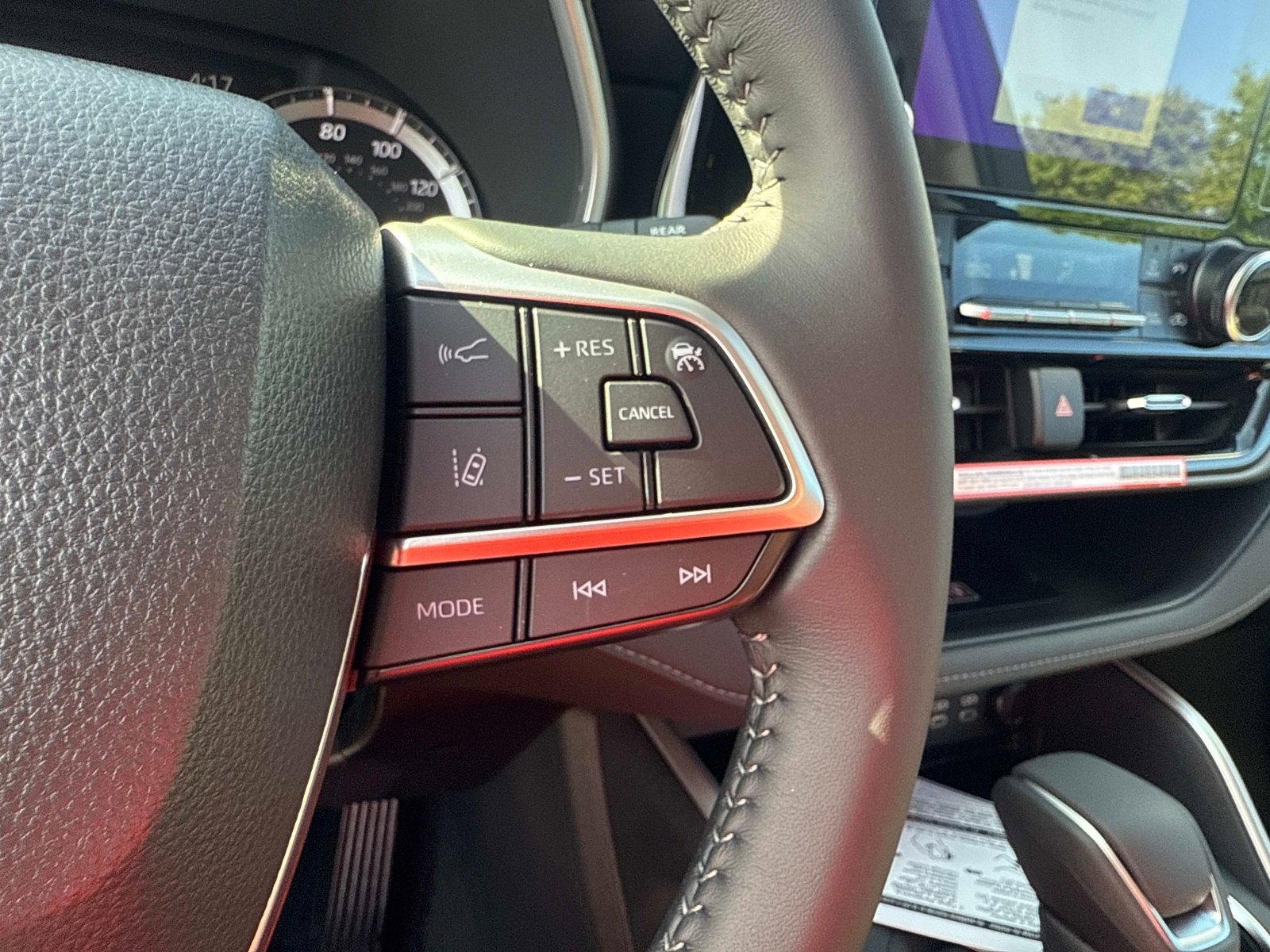 New 2026 Toyota Highlander XLE image 25