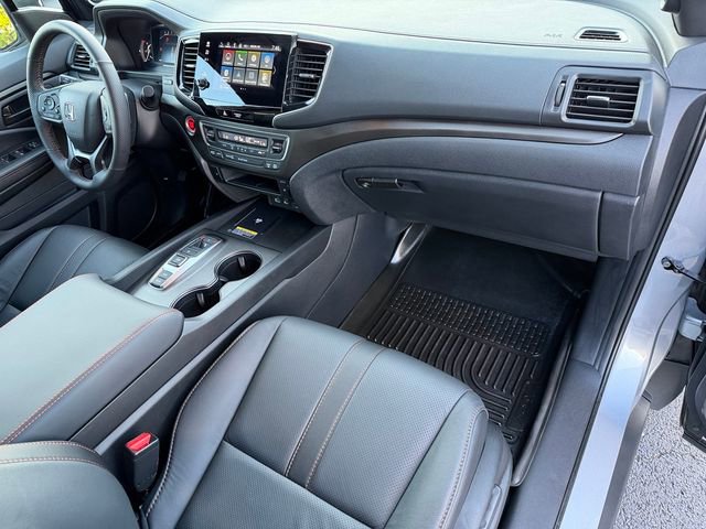 Used 2025 Honda Passport TrailSport image 19