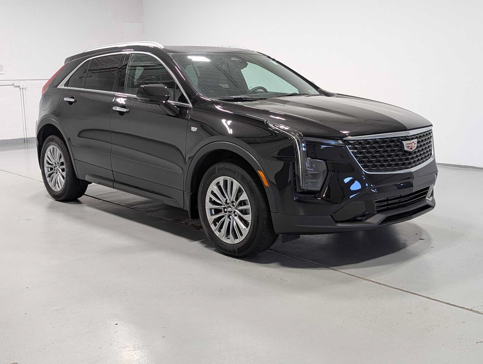 Certified 2024 Cadillac XT4 Premium Luxury w/ Cold Weather Package AWD/4WD image 6