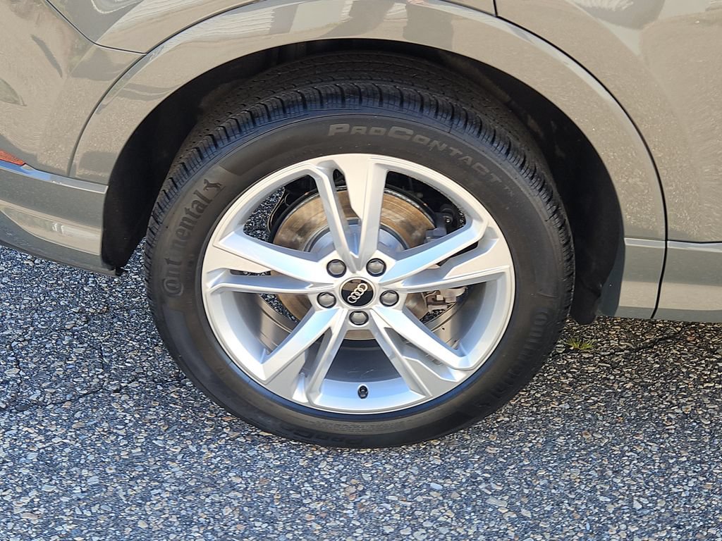 Certified 2024 Audi Q3 2.0T Premium Plus AWD/4WD image 9
