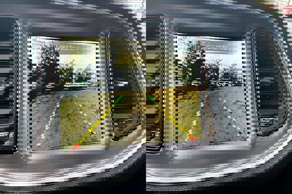 Used 2022 Dodge Challenger SXT w/ Driver Convenience Group image 24