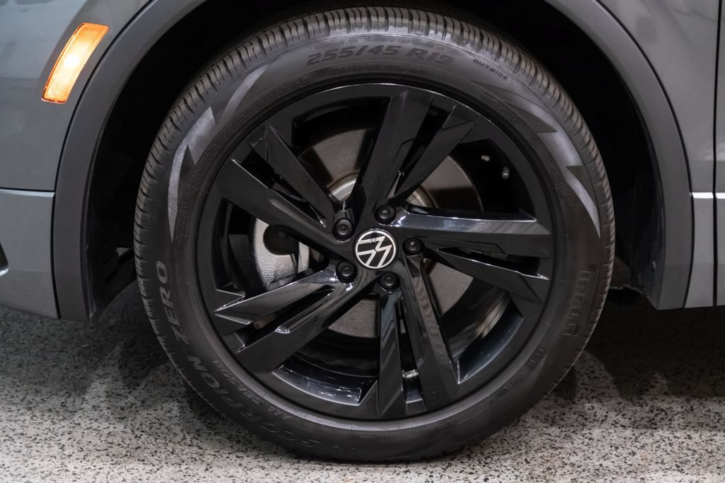 Certified 2024 Volkswagen Tiguan SE R-Line AWD/4WD image 7