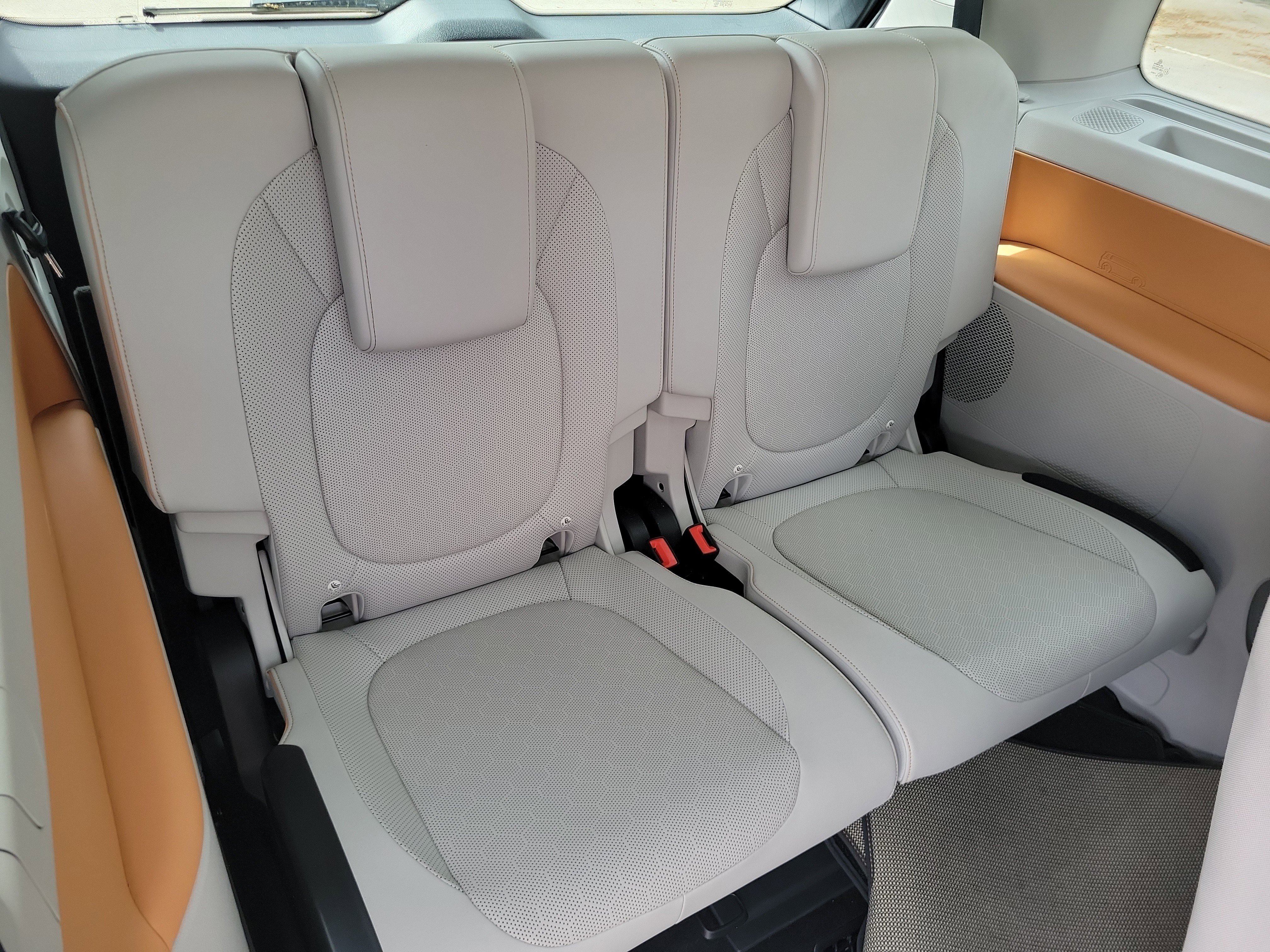 Used 2025 Volkswagen ID. Buzz 1st Edition image 10