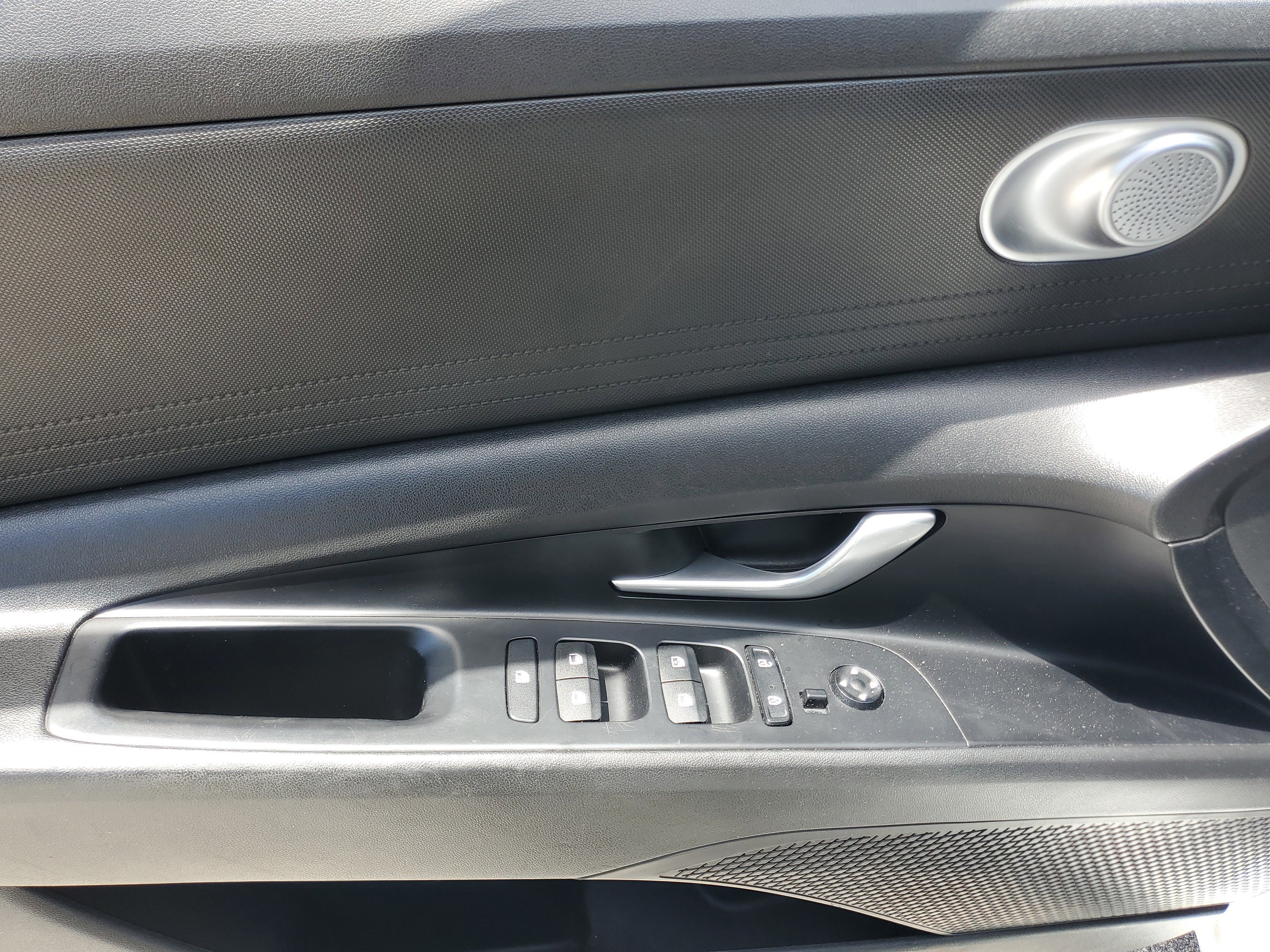 Used 2021 Hyundai Elantra SEL image 18