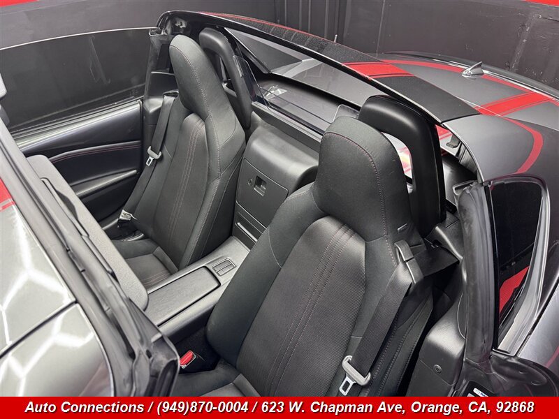 Used 2019 MAZDA MX-5 Miata RF Club RWD image 9