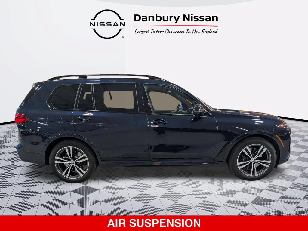 Used 2024 BMW X7 xDrive40i w/ M Sport Package AWD/4WD image 2