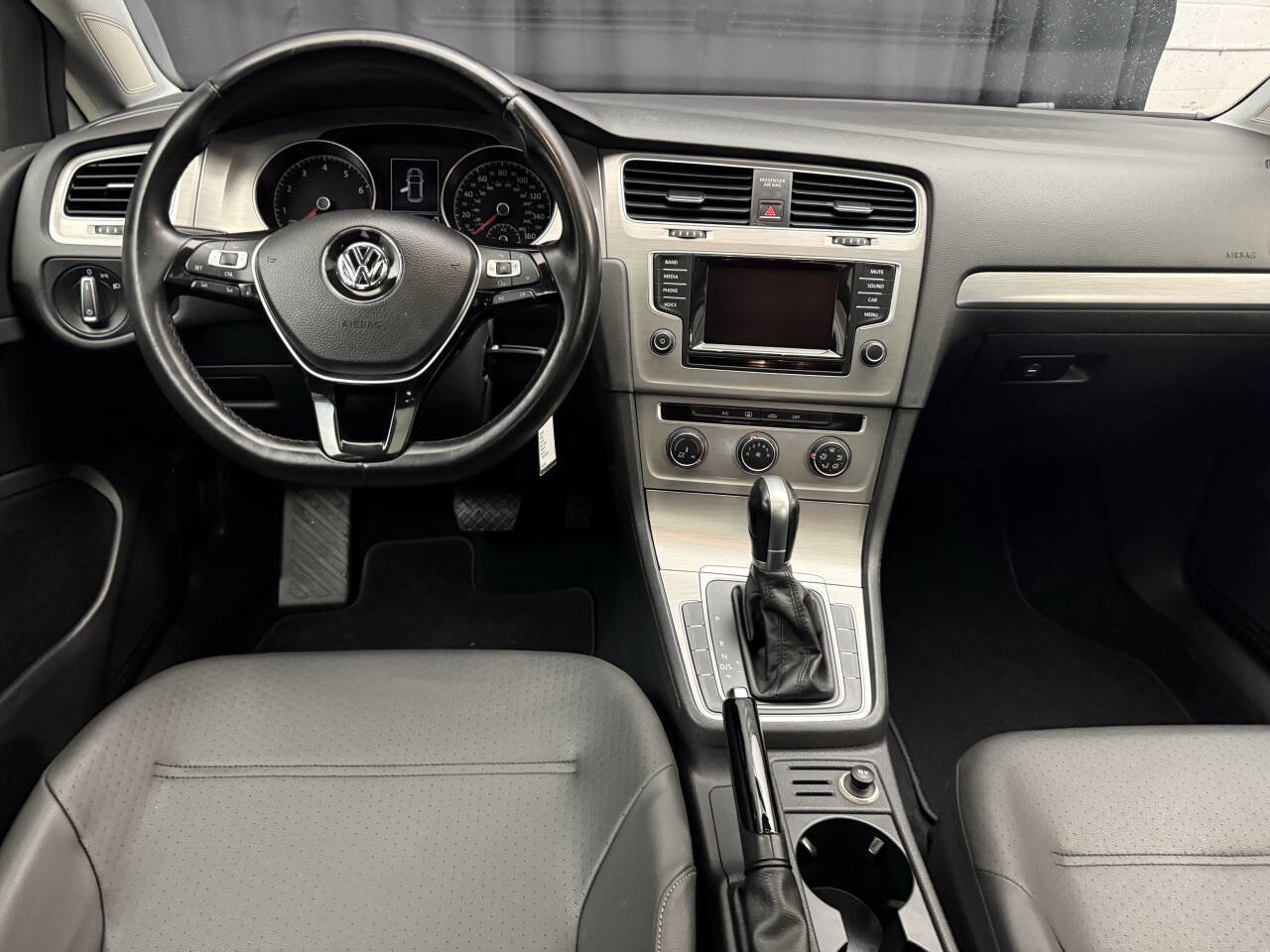 Used 2015 Volkswagen Golf SE image 14