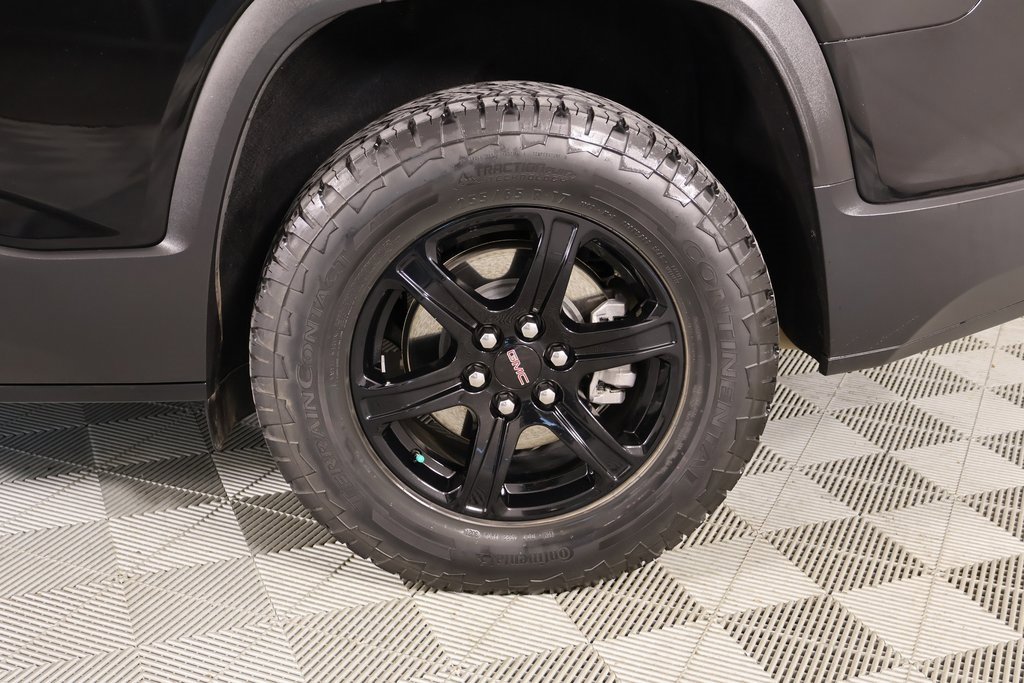 Used 2022 GMC Acadia AT4 w/ Technology Package image 18