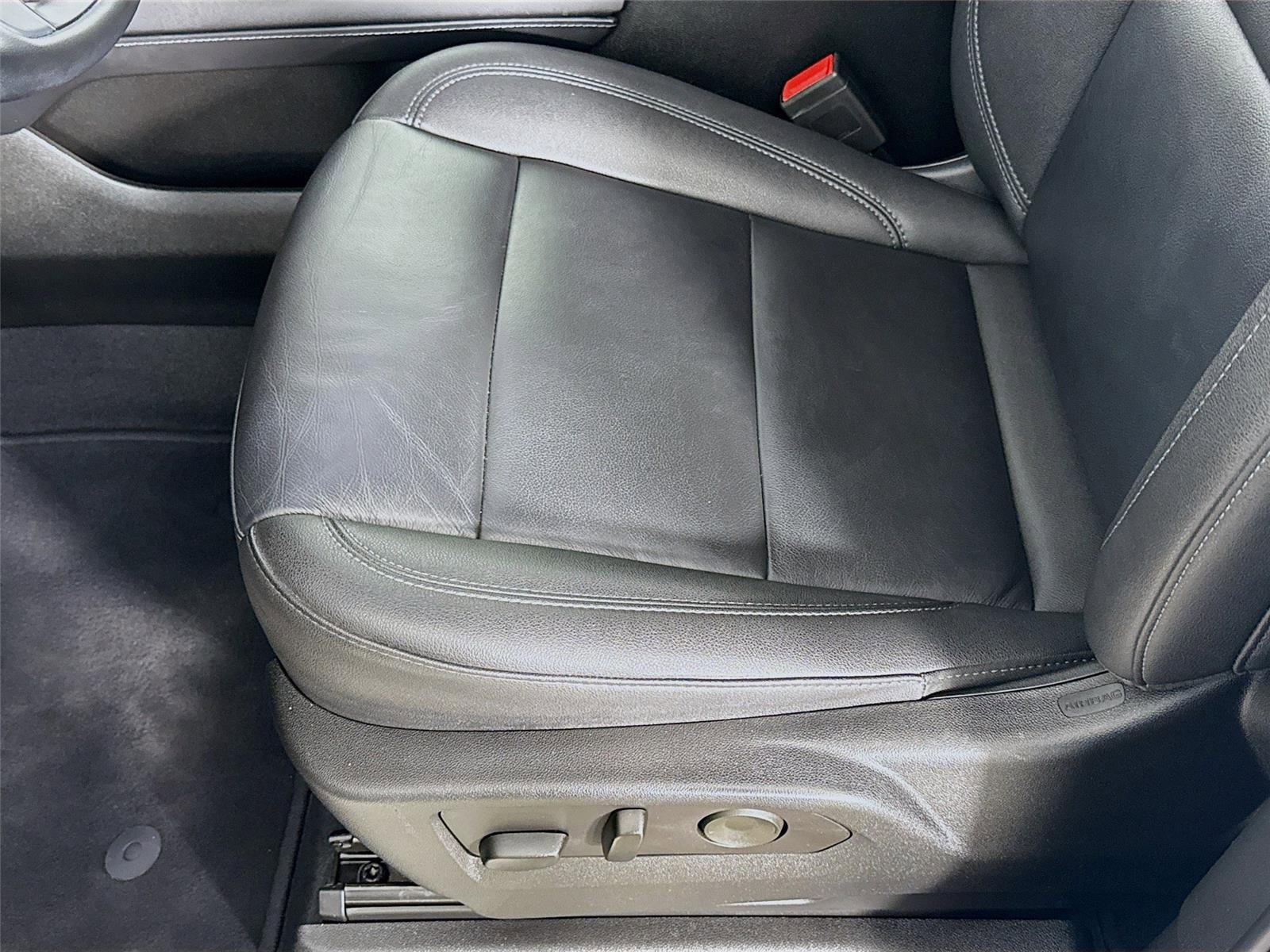 Used 2023 Chevrolet Tahoe Z71 w/ Luxury Package image 20