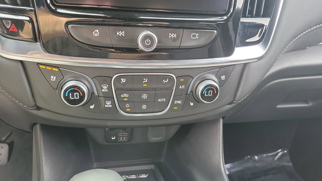 Used 2023 Chevrolet Traverse High Country AWD/4WD image 31