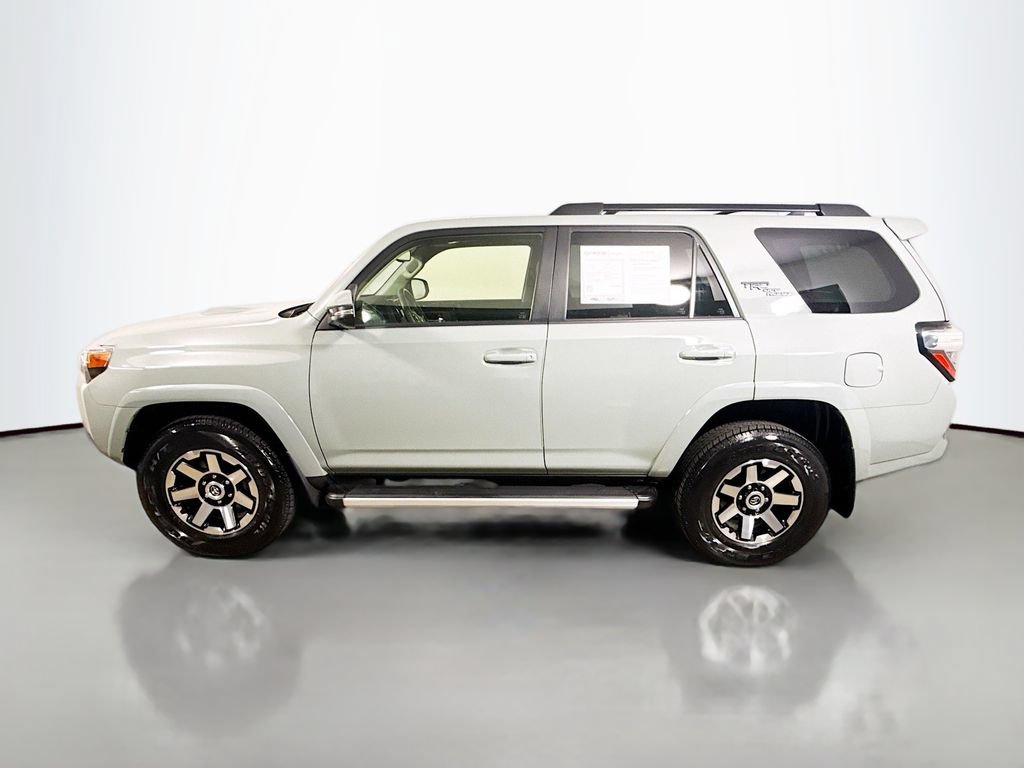 Used 2023 Toyota 4Runner TRD Off-Road Premium w/ Off Road Premium Plus Package AWD/4WD image 4